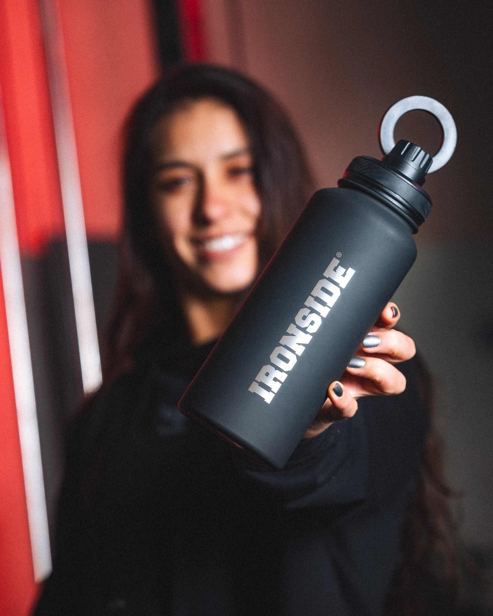 Botella de Agua con Soporte Magnético para Celular 1 lt IRONSIDE