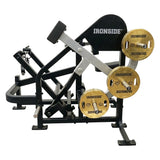 Seated Row comercial con ajustes ergonómicos, resistencia modulable y movimiento estable para entrenar la espalda con técnica, control y activación profunda.